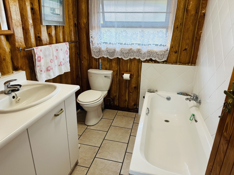 2 Bedroom Property for Sale in The Island Western Cape